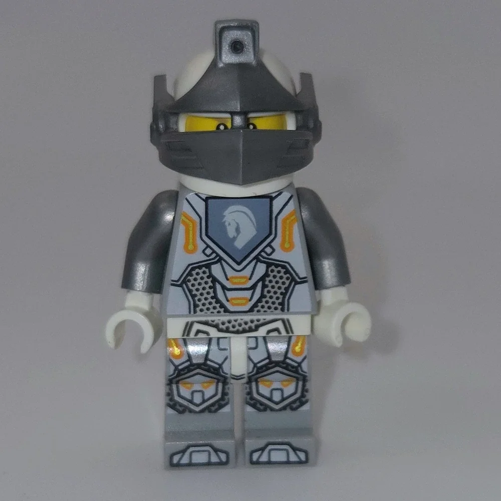 LEGO Nexo Knights Lance Richmond Minifigure Pearl Light Gray Armor Helmet